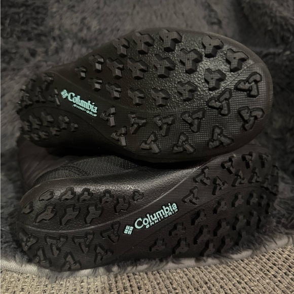 Columbia Kids' Black Quilted Snow Boots - Picture 3 of 5